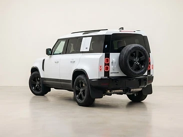 Land Rover Defender 2024 rear