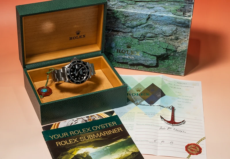Rolex Submariner presented in its original box with papers