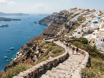 The caldera edge path between Fira and Oia on Santorini