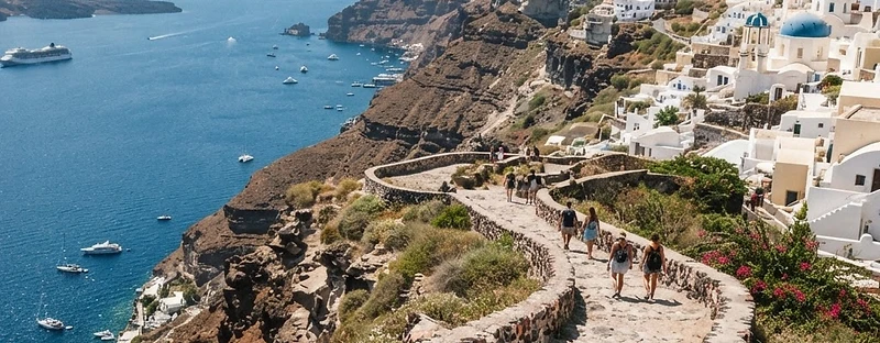 The caldera edge path between Fira and Oia on Santorini