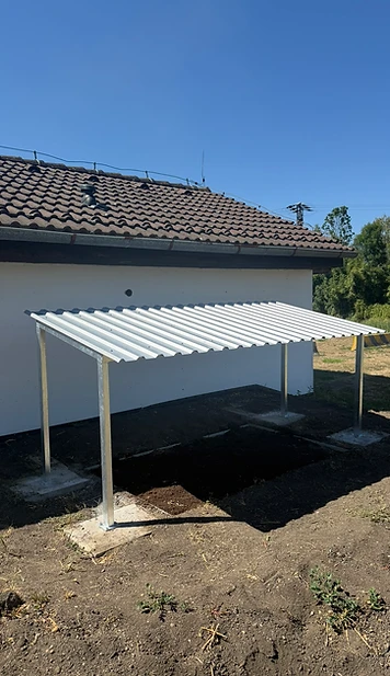 Přístřešky a konstrukce