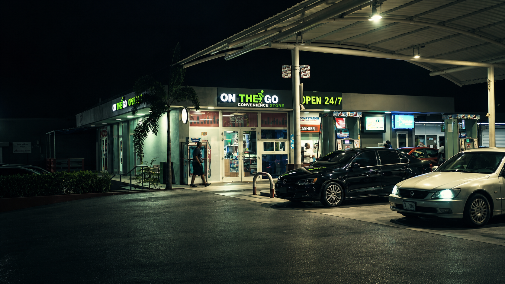 On The Go convenience store and food service in Curaçao, open late