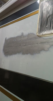 Éléments de carrosserie en cours de réparation