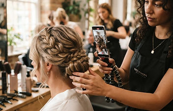 Εικόνα AI: Δημιουργία περιεχομένου για κοινωνικά δίκτυα στο κομμωτήριο
