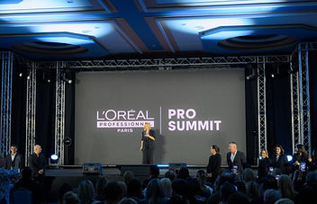Η σκηνή του PRO SUMMIT της L’Oréal Professionnel στο Aldemar Olympian Village