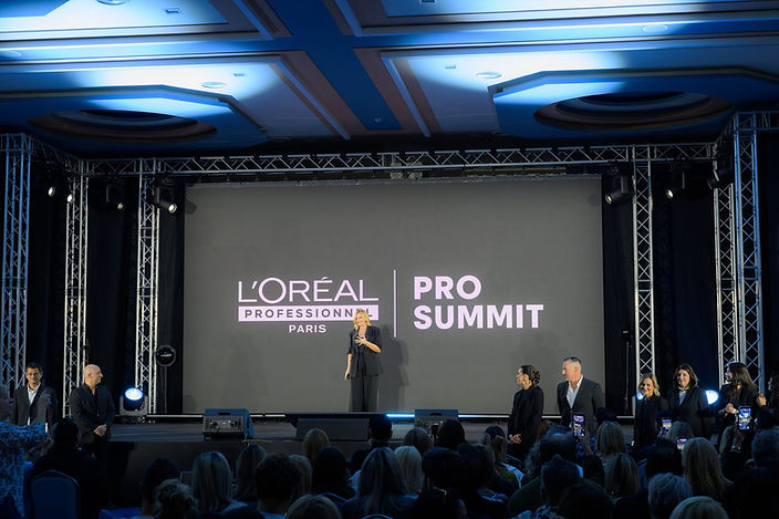 Η σκηνή του PRO SUMMIT της L’Oréal Professionnel στο Aldemar Olympian Village