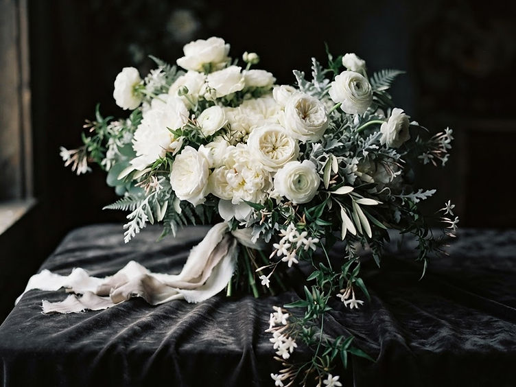 The Bridal Bouquet — Cathedral Wedding · Seville
