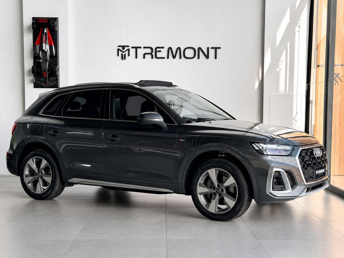AUDI Q5 CINZA