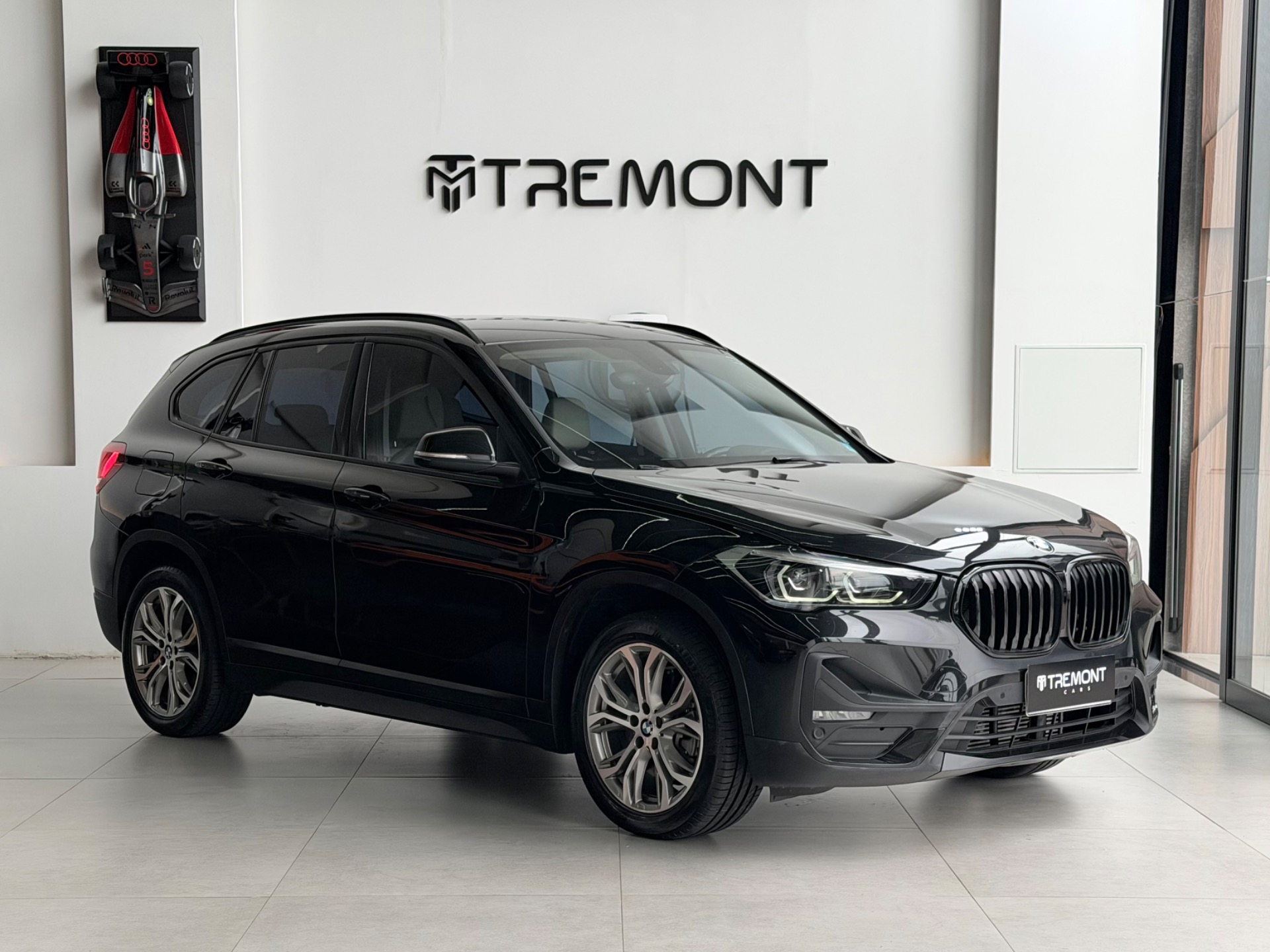 BMW X1 PRETO