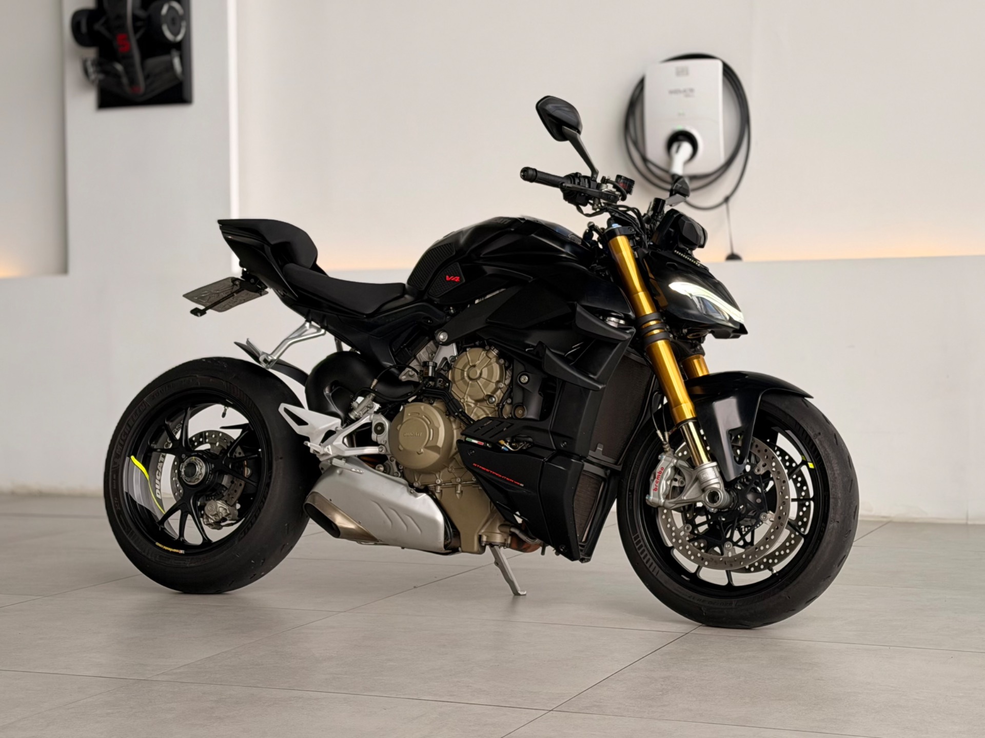 DUCATI STREET PRETO