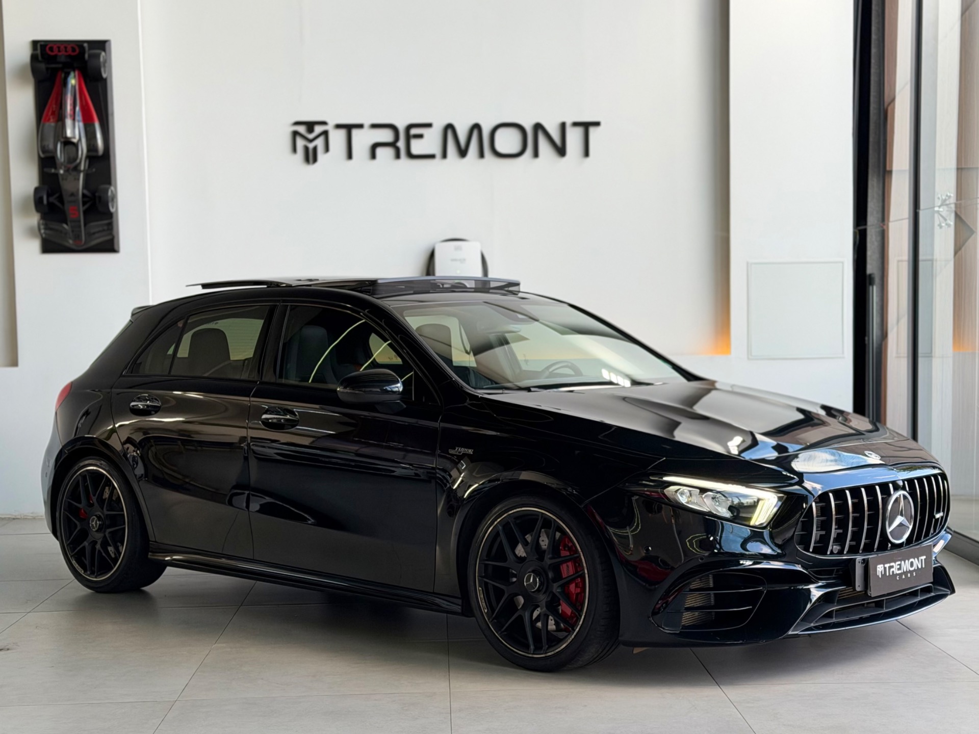 MERCEDES-BENZ AMG A45S PRETO