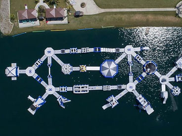 Circuito acuático con cablepark