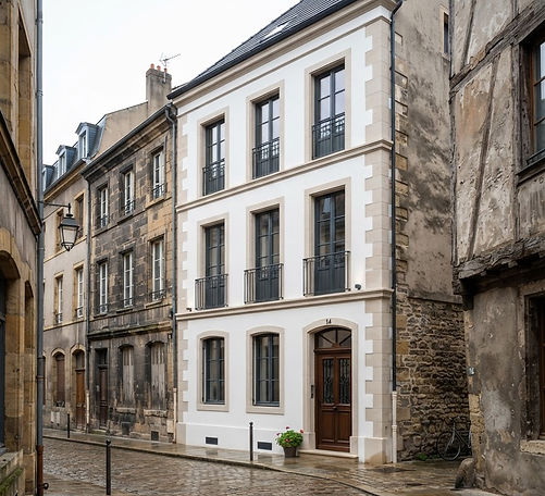 Ravalement de façade — Rénovation complète d'une façade résidentielle.