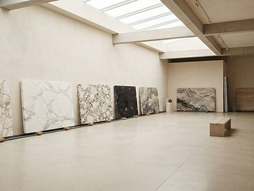 Interior da Stone Gallery