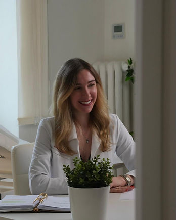 Dottoressa Ylenia Di Franco nel suo studio