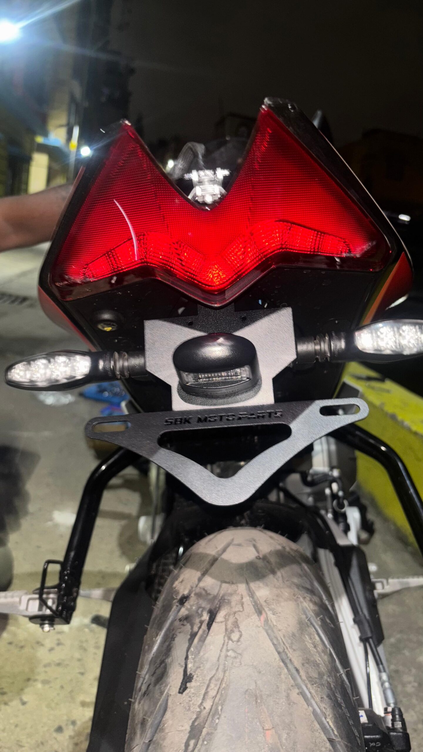 APRILIA RS457 ACCESSORIES INDIA RS457 RS660 RSV4 TUONO Rear Tail Tidy / Fender Eliminator Kit / License Plate Holder with License Plate Light