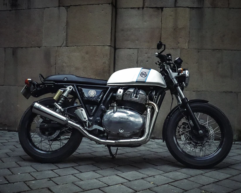 Royal Enfield- 2 x 1 Full System Exhaust with FAT CAN - Interceptor 650 / Continental GT 650