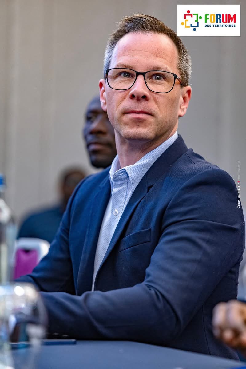 M. Guy Lambert&nbsp;