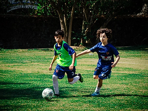 Jugadores en acción durante el entrenamiento del ID Talent 2