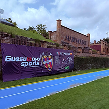 Banner de ID Talent con logotipos de patrocinadores en Marymount