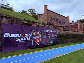 Banner de ID Talent con logotipos de patrocinadores en Marymount