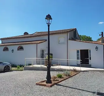 L’entrée et la rampe d’accès