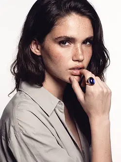 Noa, 24 — portrait 2