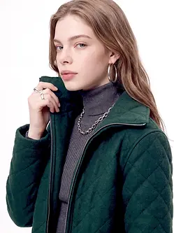 Elsa, 22 — portrait 2