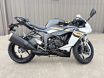 2026 Kawasaki NINJA ZX-6R ABS in WHT/BLK
