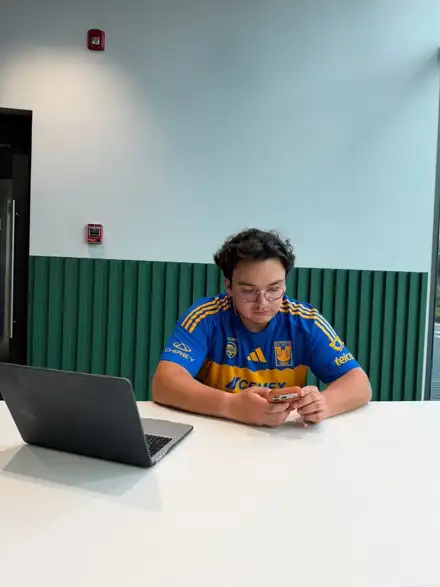 Equipo trabajando en VizuBot