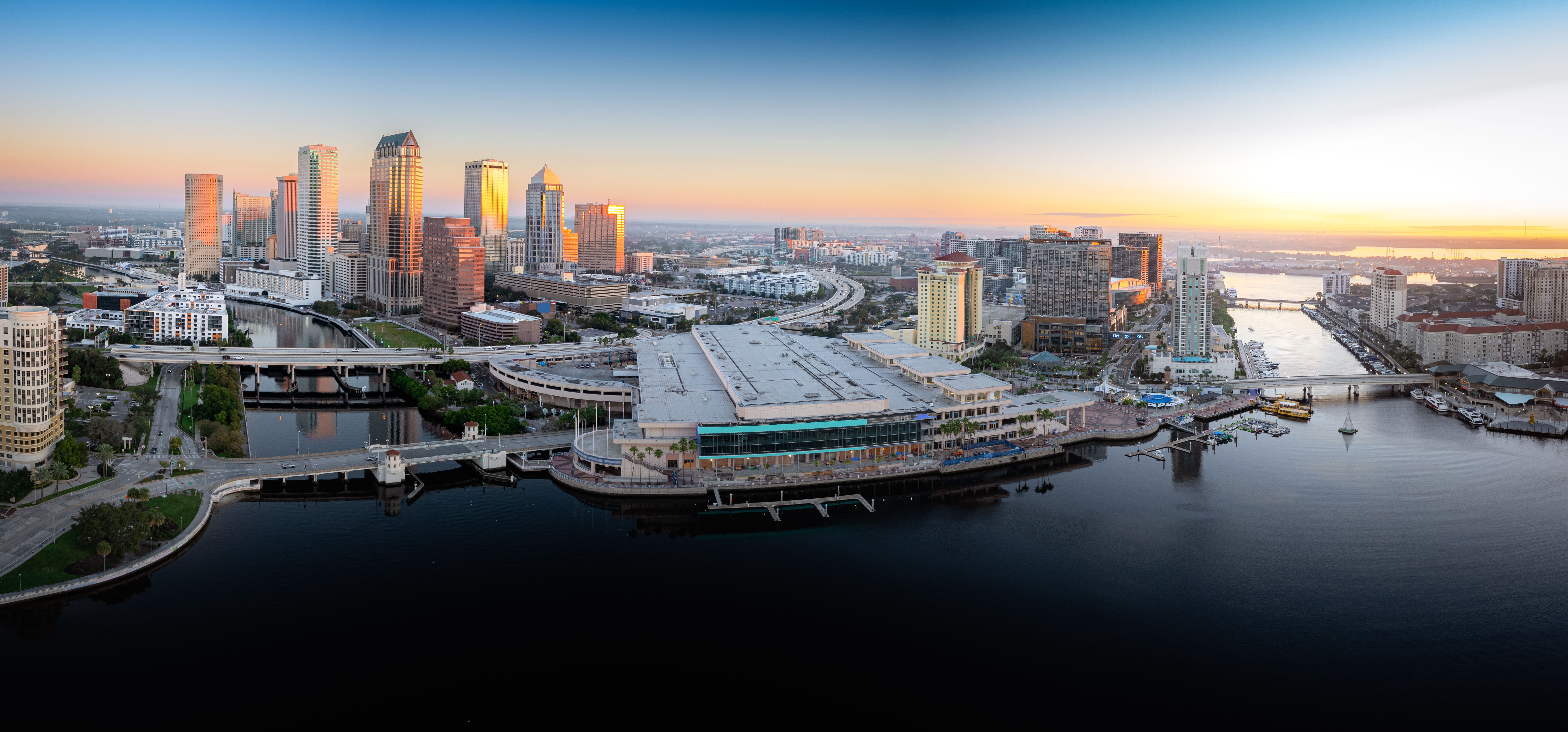 Tampa, Florida skyline along the Hillsborough River