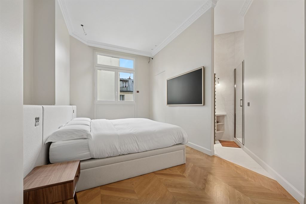 Bedrooms & bath