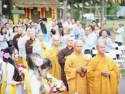 Chư Tăng và Phật tử trong lễ Phật Đản