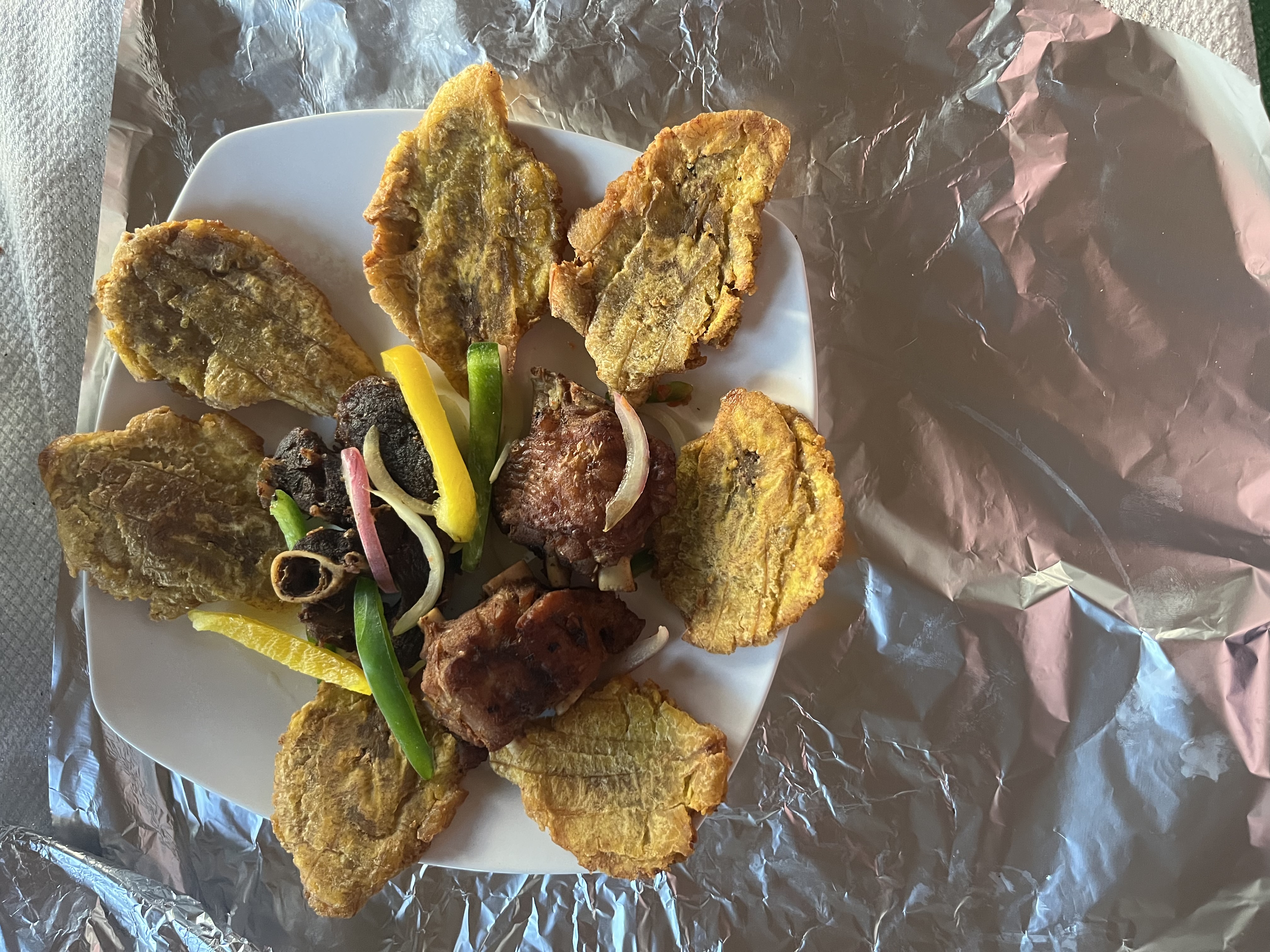 Meatballs with fried plantains