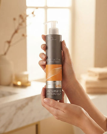 Après-shampoing N16 NutriActive Collagène & Élastine en utilisation