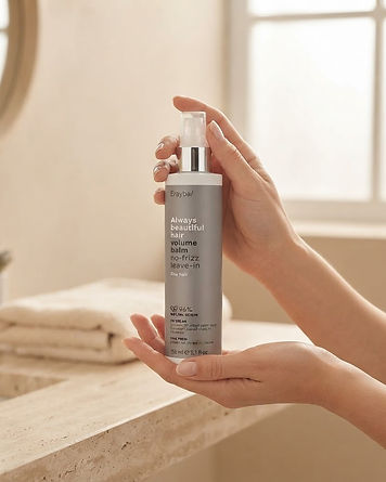 Baume Crème Volume 150 ml – Soin Volumisant Anti-Frisottis Sans Rinçage en utilisation