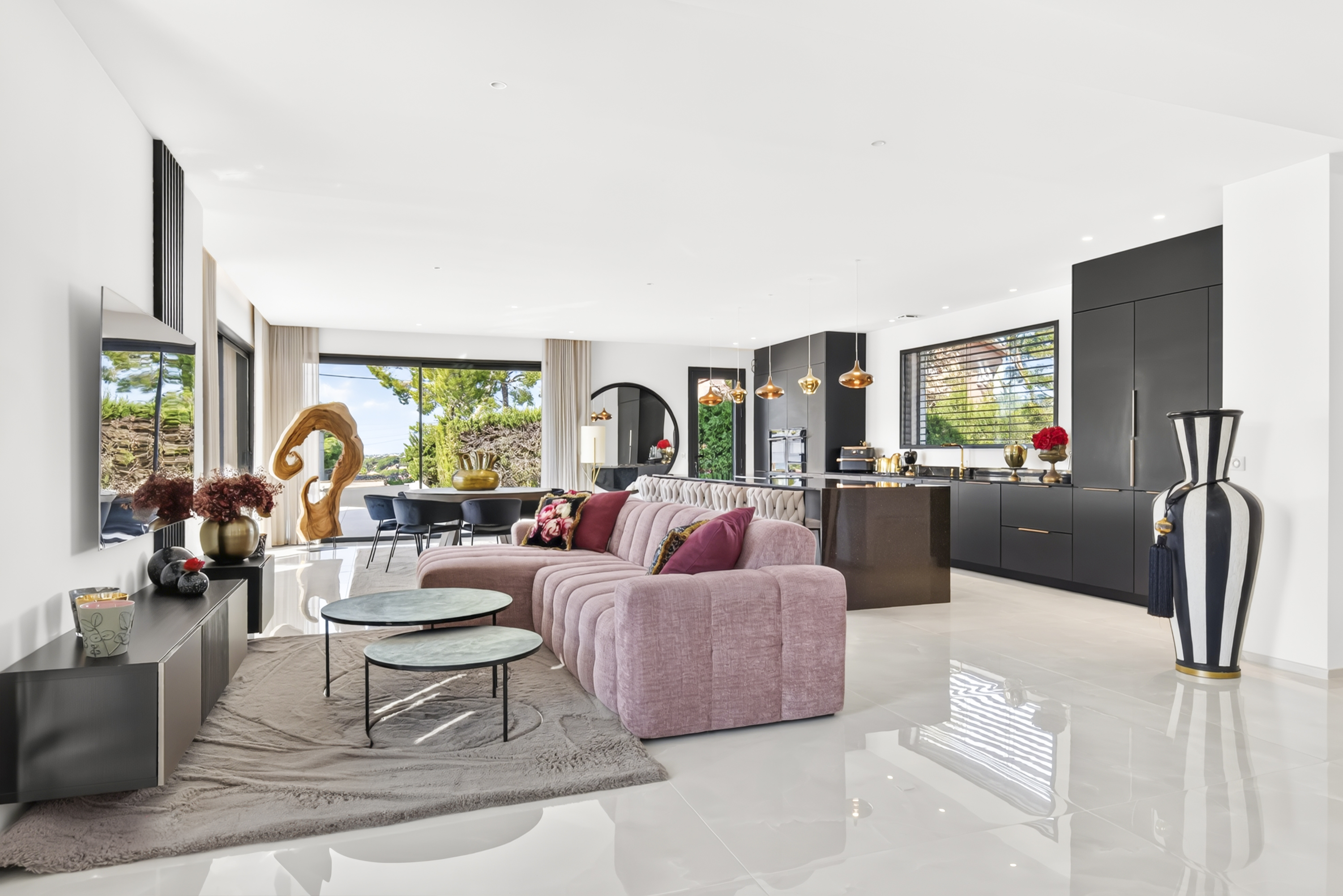 Living & kitchen