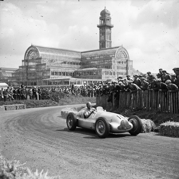 Historic photo of racing at Crystal Palace