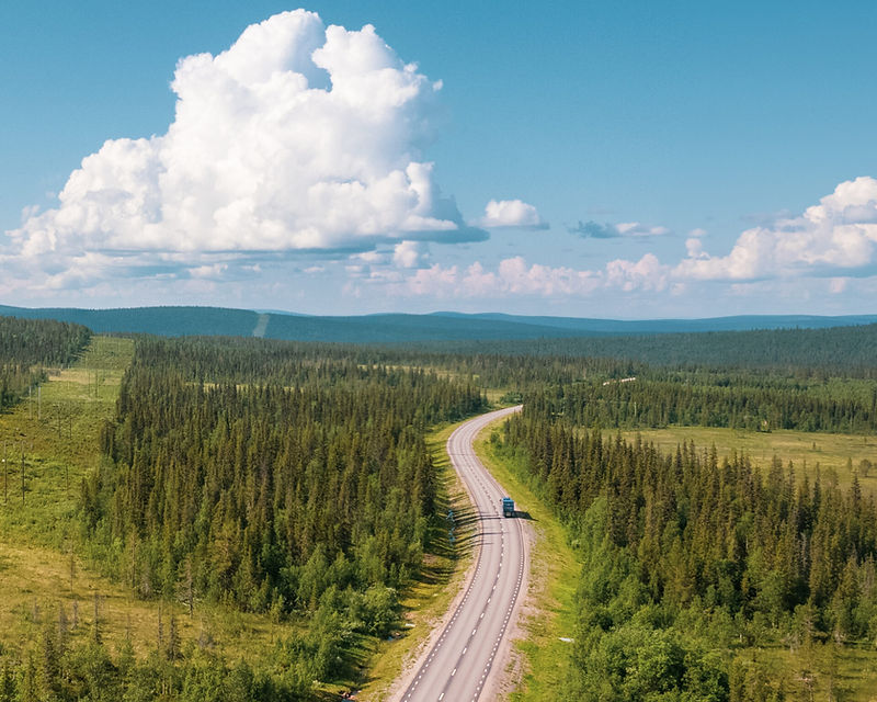 Falcks Omnibus bus in the Norrbotten landscape