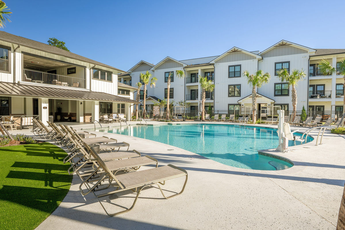 Venture Apartments Pool Deck