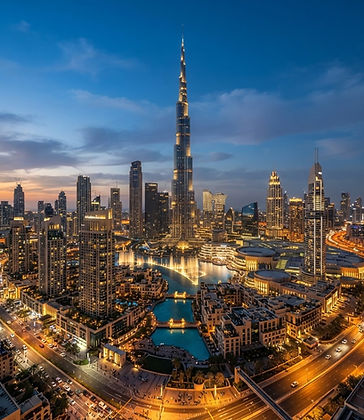 Nieruchomości Downtown Dubai — Burj Khalifa i wieże centrum o zmierzchu