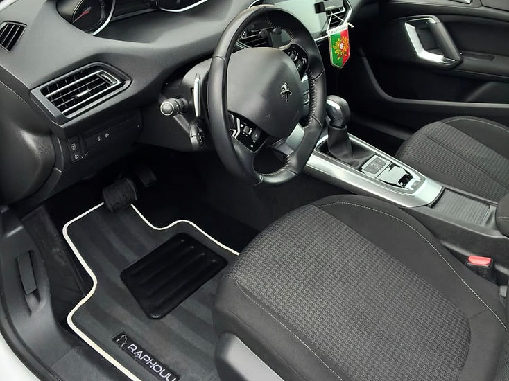     Nettoyage Peugeot 308 — après