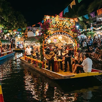 Trajineras y música en Xoximilco