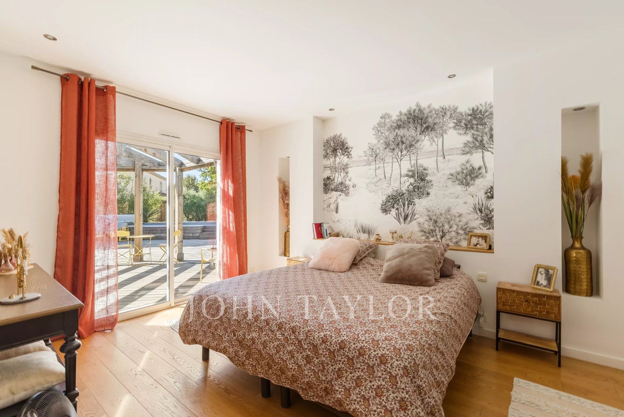 Bedrooms & bath