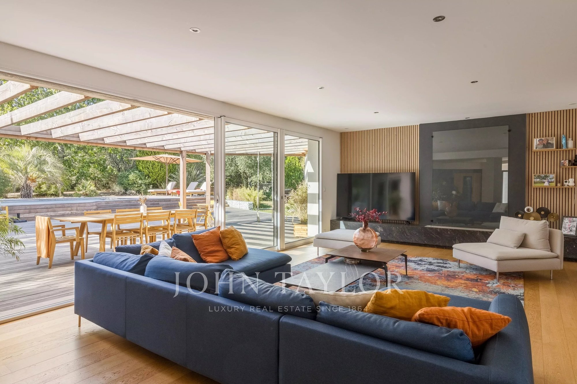 Living & dining