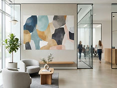 Gráfica de gran formato en el lobby de un edificio