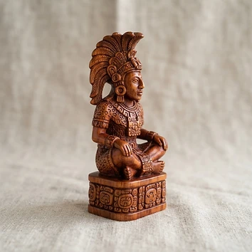 Figura tallada en palo de tinte