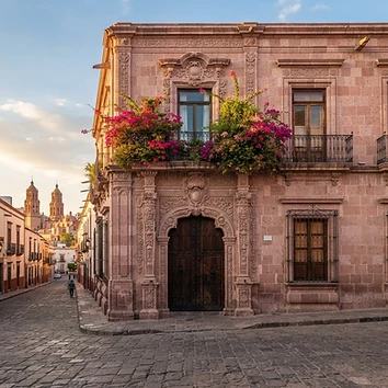 Casona colonial de cantera en el Centro Histórico
