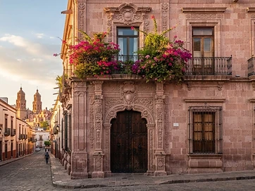 Casona colonial de cantera en el Centro Histórico