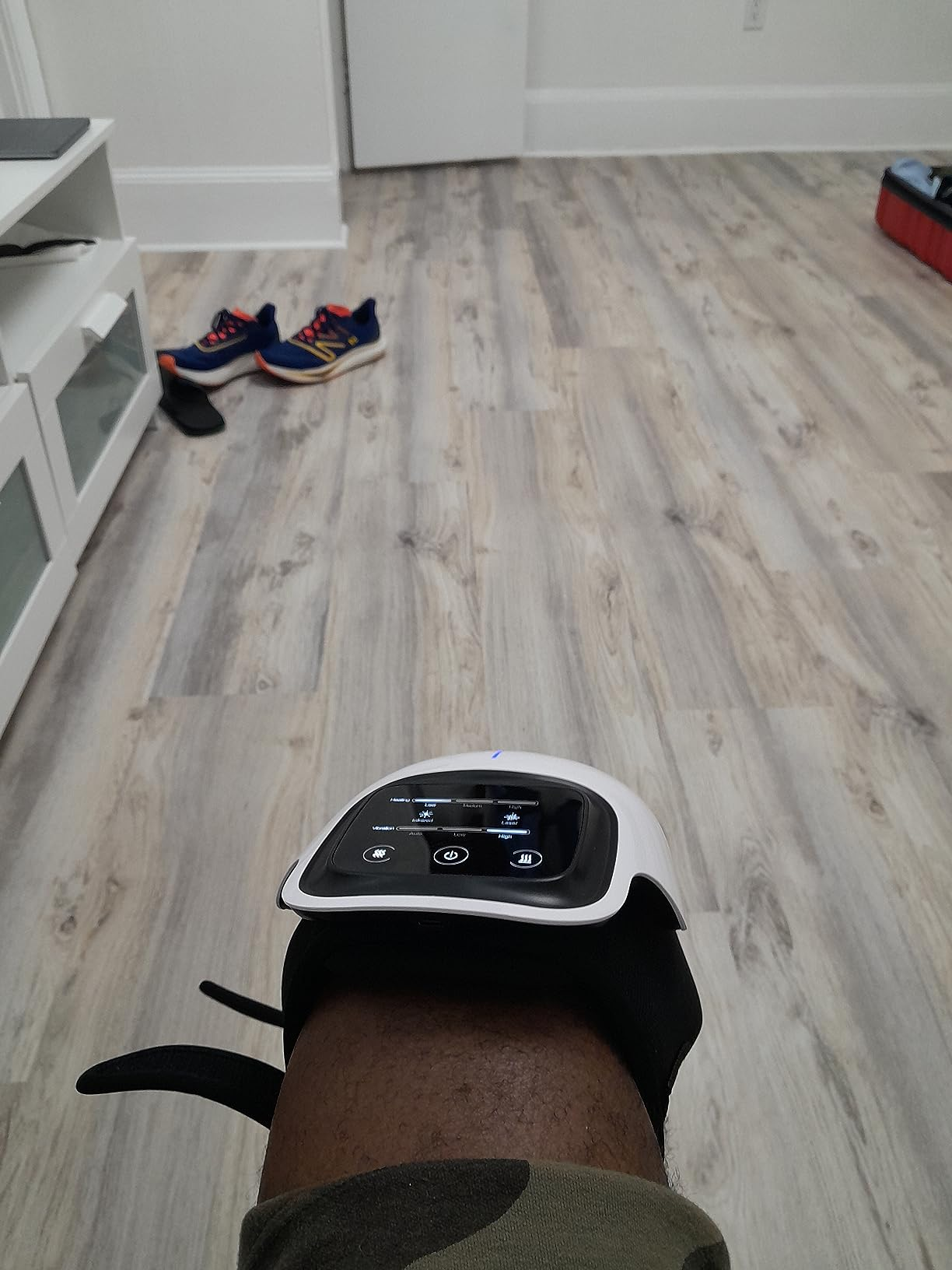 Paul H. with the Roshvela knee massager